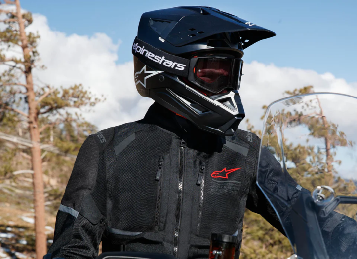 Oil platform in the ocean with the sun setting behind it (22)